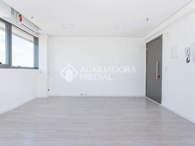 Sala comercial para alugar na ASSIS BRASIL, 3982, Passo da Areia, Porto Alegre, 24 m2 por R$ 1.300