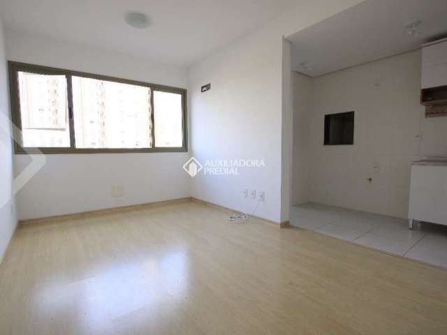 Apartamento com 2 quartos para alugar na Rua Frei Germano, 572, Partenon, Porto Alegre, 57 m2 por R$ 2.500