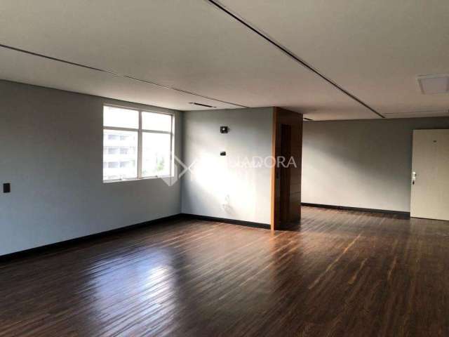 Sala comercial para alugar na Avenida Carlos Gomes, 1286, Auxiliadora, Porto Alegre, 57 m2 por R$ 950