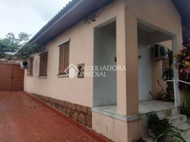 Casa com 3 quartos à venda na Rua Álvaro Vieira Guimarães, 170, Sarandi, Porto Alegre, 150 m2 por R$ 429.000