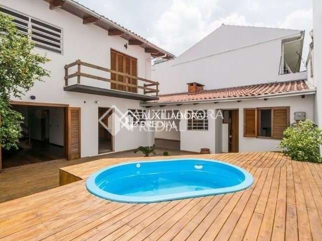 Casa em condomínio fechado com 3 quartos para alugar na Rua Maestro Mendanha, 25, Santana, Porto Alegre, 224 m2 por R$ 8.500