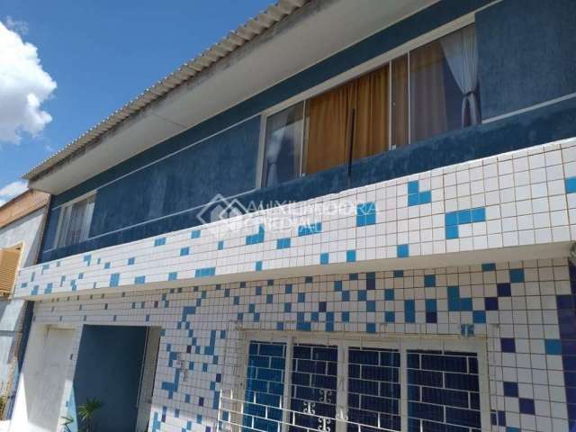 Casa em condomínio fechado com 5 quartos para alugar na Rua Antônio Álvares Pereira Coruja, 123, Jardim Itu Sabará, Porto Alegre, 210 m2 por R$ 4.997