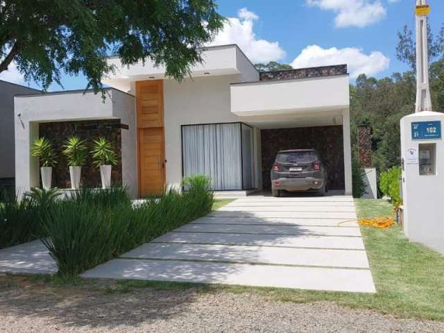 Incrível casa a venda no Condomínio Ninho Verde I Eco Residence - Quadra/SP.