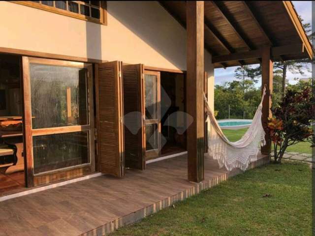 Casa com 3 quartos para alugar na Das Bromélias, 3, Capão, Garopaba por R$ 2.000