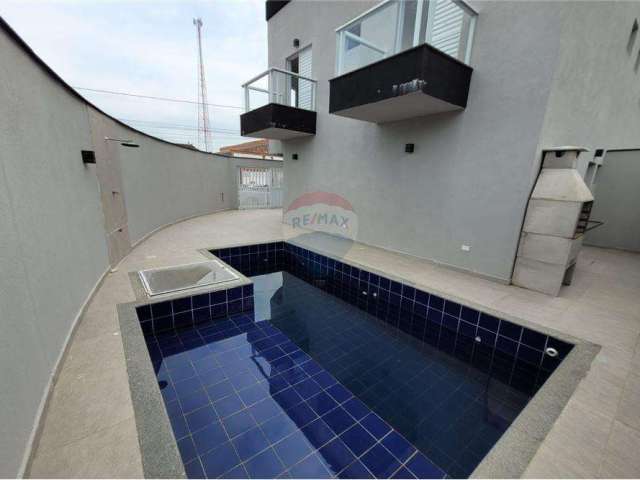 Casa linda e nova recém construída com piscina