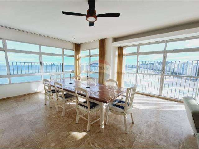 Apartamento de alto padrão 397m2, com localização privilegiada na Praia das Pitangueiras. Vista panorâmica !