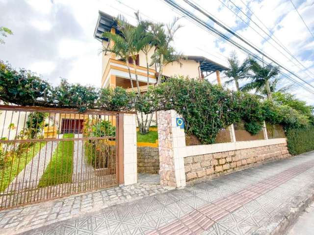 Casa com 4 quartos à venda na Rua Paula Ramos, 982, Coqueiros, Florianópolis por R$ 2.190.000