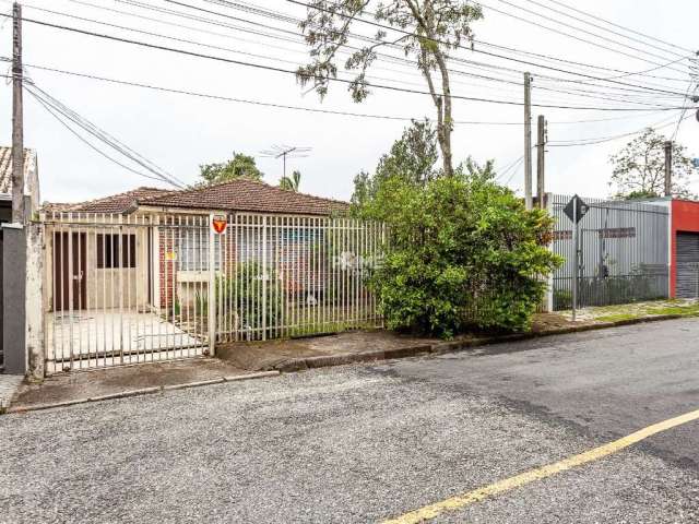 Casa com 3 quartos à venda na Fernando Cretella, 22, Bacacheri, Curitiba por R$ 550.000