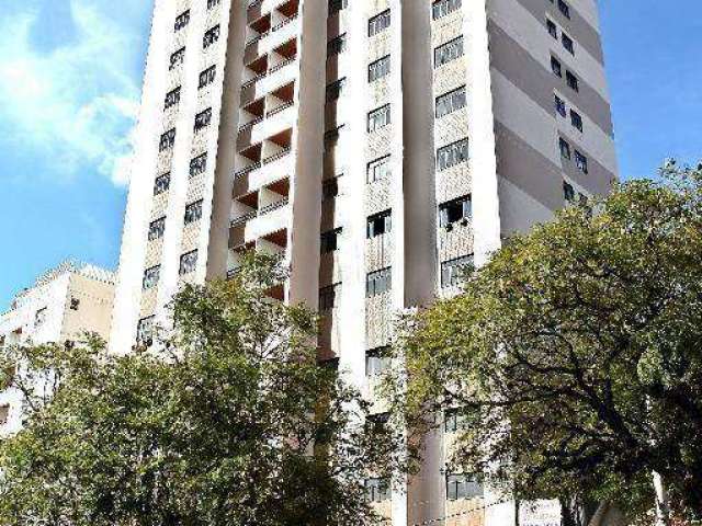 Apartamento 3 quartos com suíte, sala com varanda, vaga numerada, elevador, salão de festas. Localização privilegiada na avenida Rio Branco.