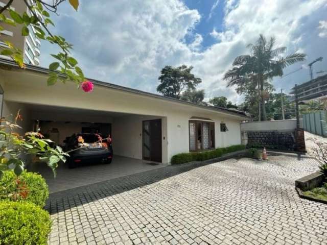 Casa com 3 quartos à venda na Rua Ricardo Klaas, 375, Atiradores, Joinville por R$ 775.000