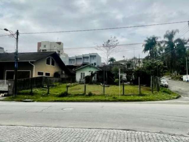 Terreno à venda na Missoes, 283, Nova Brasília, Joinville por R$ 390.000