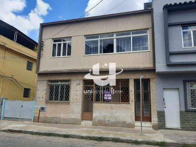 Sobrado com 2 quartos para alugar, 74 m² por R$ 2.106/mês - Manoel Honório - Juiz de Fora/MG