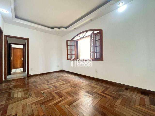 Casa com 3 quartos para alugar, 130 m² por R$ 2.500/mês - Mariano Procópio - Juiz de Fora/MG