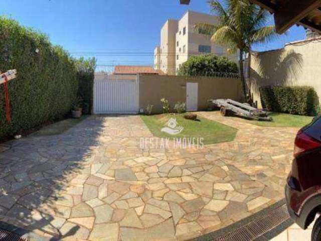 Casa à venda, 205 m² por R$ 980.000,00 - Presidente Roosevelt - Uberlândia/MG