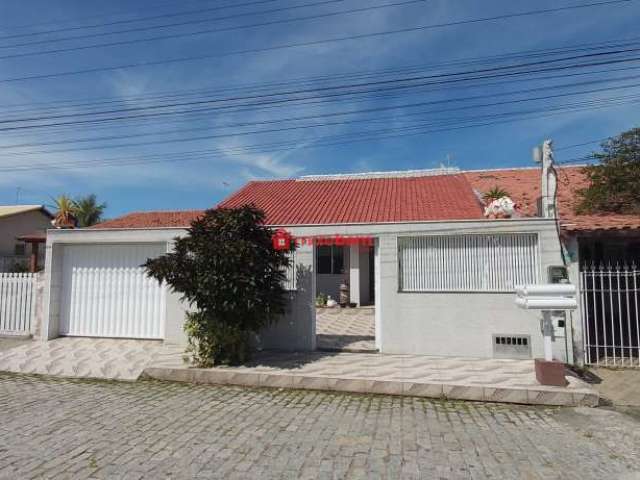 Casa em condomínio fechado com 4 quartos à venda na Avenida das Flores, 80, Campo Redondo, São Pedro da Aldeia, 195 m2 por R$ 630.000