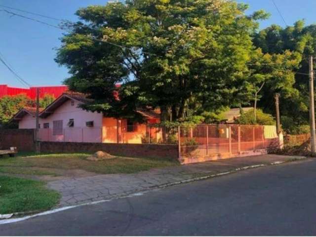 Casa com 3 quartos à venda na Rua Omiro Ledur, 211, Vila Rica, São Sebastião do Caí, 330 m2 por R$ 230.000