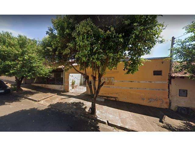 Casa com 3 quartos à venda na Rua Afonso Ferrazoli, 29, Jardim do Sol, Ourinhos, 150 m2 por R$ 164.700