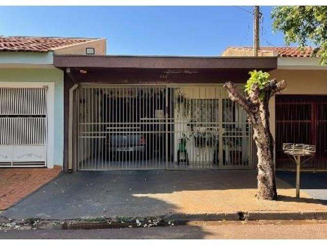 Casa com 3 quartos à venda na Rua José Martinelli, 404, Jardim Jamaica, Sertãozinho, 107 m2 por R$ 135.000