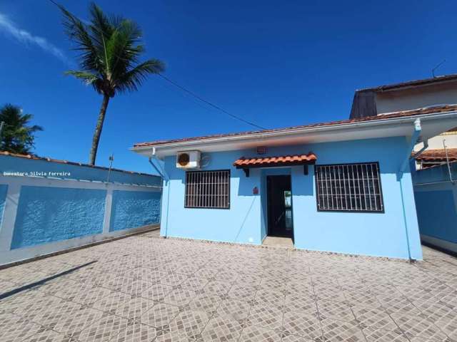Casa para Venda em Itanhaém, Jd. Suarão, 3 dormitórios, 1 suíte, 3 banheiros, 3 vagas