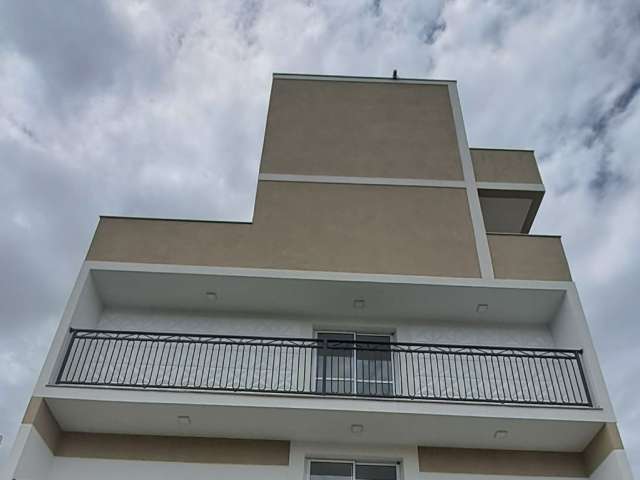 Apto Cobertura - 35,55m² com 2 quartos, quintal e 1 vaga de garagem em Vila Mazzei