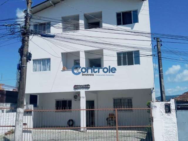 Prédio com 07 apartamentos em Barreiros, São José - SC