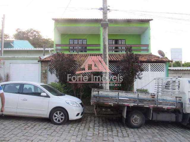 Casa Duplex c/ 4 quartos, sendo 3 suítes - Bairro do Tingui - CG/RJ