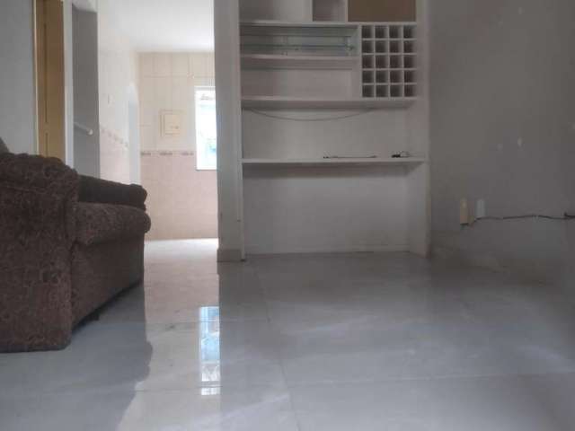 Casa em Condomínio para Venda em Itaboraí, Centro, 2 dormitórios, 2 banheiros, 1 vaga