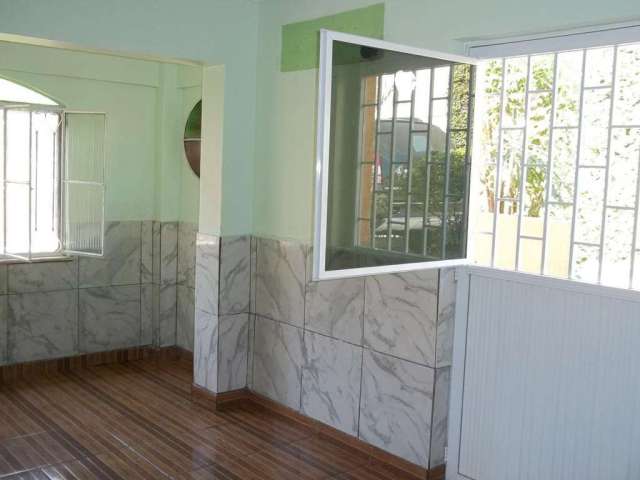 Casa Plana para Venda em São Gonçalo, Centro, 3 dormitórios, 2 banheiros, 3 vagas