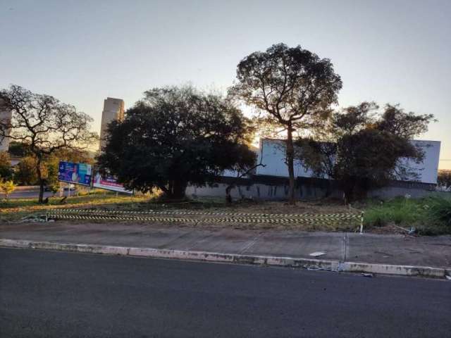 Terreno à venda na Avenida Independência, Alto da Boa Vista, Ribeirão Preto por R$ 320.000