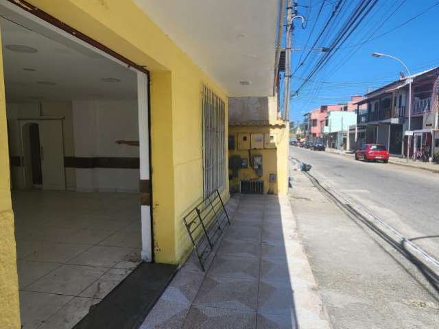 Loja para locação de esquina com sala ampla e 1 banheiro, Gamboa, Cabo Frio, RJ