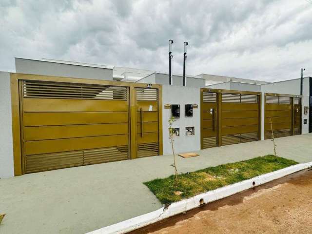 Casa com suíte e garagem coberta no Bairro Figueiras do Parque