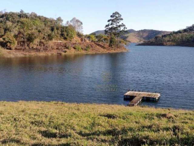 Linda fazenda a venda as margens da represa ideal para turismo e haras  FA0035.