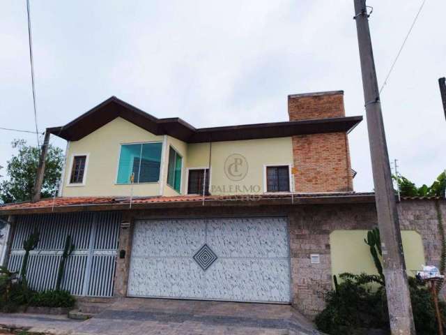 Sobrado com 3 dormitórios à venda, 250 m² por R$ 742.000,00 - Centro - Jacareí/SP