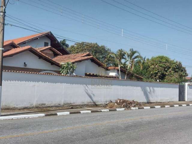 Casa com 3 dormitórios à venda, 290 m² por R$ 650.000,00 - Jardim Residencial Doutor Lessa - Pindamonhangaba/SP