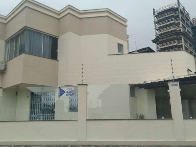 Casa com 2 quartos à venda na SEN. ATILIO FONTANA, 778, Balneário Perequê, Porto Belo, 80 m2 por R$ 890.000