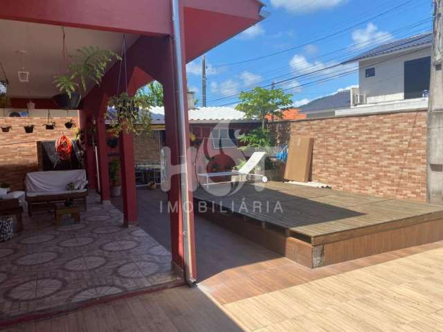 Casa com 3 quartos à venda na Rua Fidélis Govoni, 390, Campeche, Florianópolis, 180 m2 por R$ 1.350.000