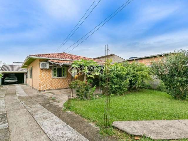 Casa com 3 quartos à venda na Servidão Pau Brasil, 32, Tapera, Florianópolis, 240 m2 por R$ 430.000