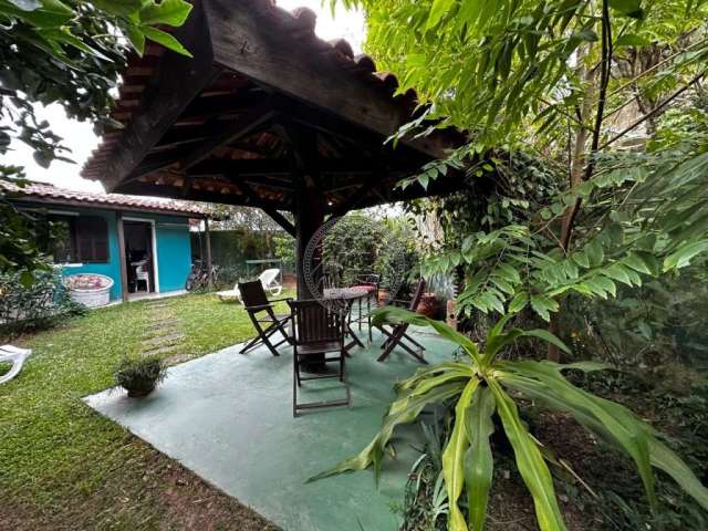 Casa com 4 quartos à venda no Rio Tavares, Florianópolis  por R$ 1.300.000