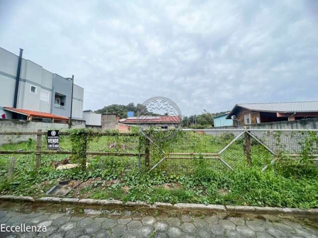 Terreno à venda no Morro das Pedras, Florianópolis  por R$ 550.000