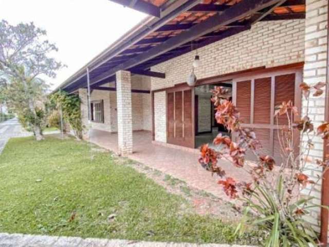 Casa em condomínio fechado com 4 quartos à venda no Armação do Pântano do Sul, Florianópolis  por R$ 2.200.000