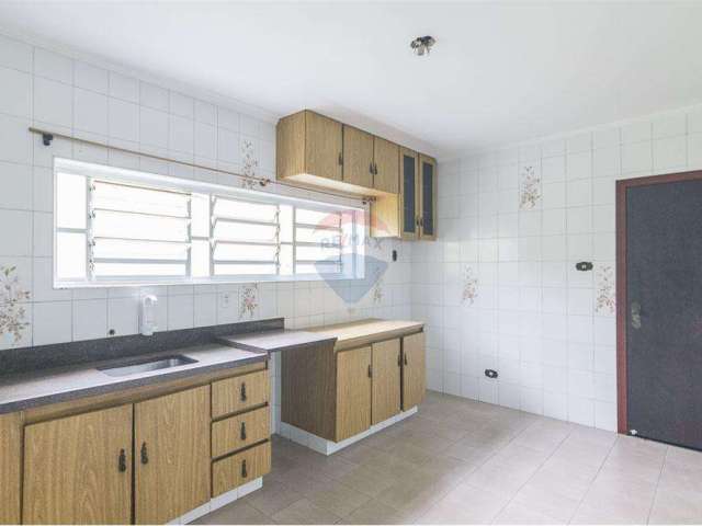 Sobrado de 155 m² na Vila Progresso, 3 quartos, 2 banheiros, quintal privativo, 2 vagas de garagem