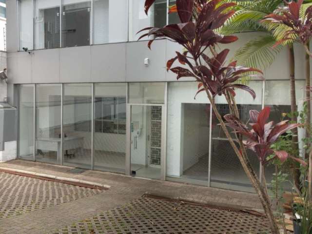 Casa comercial para alugar na Avenida Lavras, 306, Petrópolis, Porto Alegre por R$ 16.000