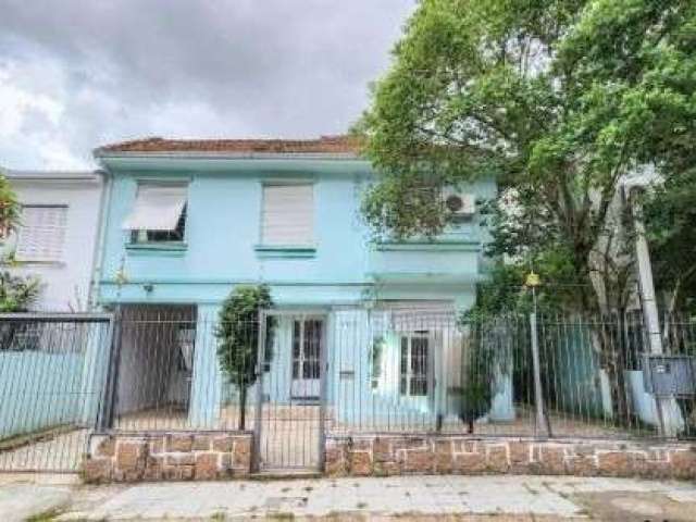 Casa com 5 quartos para alugar na Rua Xavier Ferreira, 113, Auxiliadora, Porto Alegre por R$ 4.900