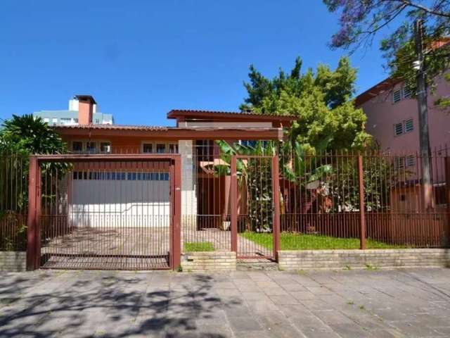 Casa com 4 quartos para alugar na Rua Veríssimo Rosa, 648, Partenon, Porto Alegre por R$ 8.000