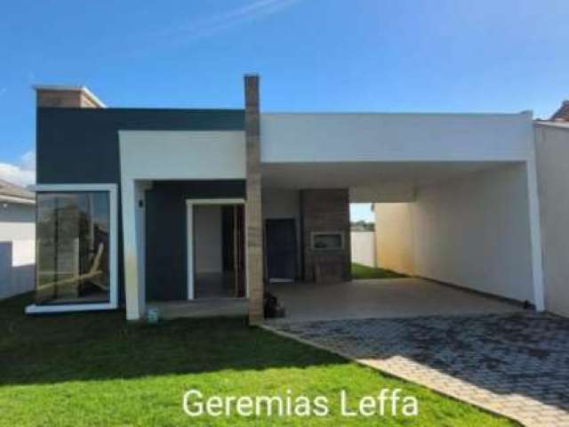 Casa 03 Dorm à venda no Bairro Rondinha com 117 m² de área privativa - 2 vagas de garagem