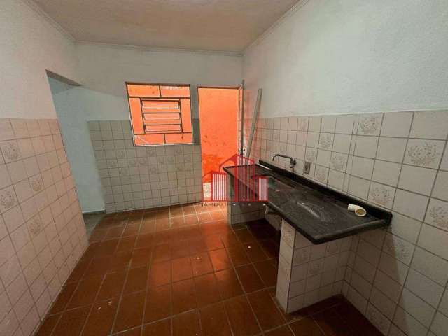Casa com 1 dormitório para alugar, 65 m² por R$ 800,00/mês - Cidade São Mateus - São Paulo/SP