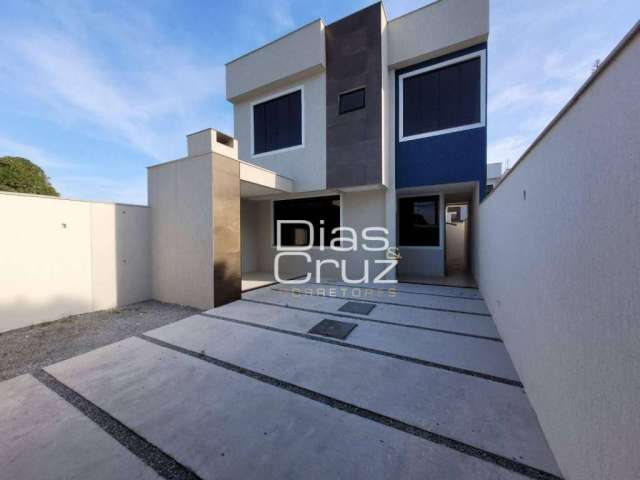 Casa com 3 dormitórios à venda, 135 m² por R$ 670.000,00 - Costazul - Rio das Ostras/RJ