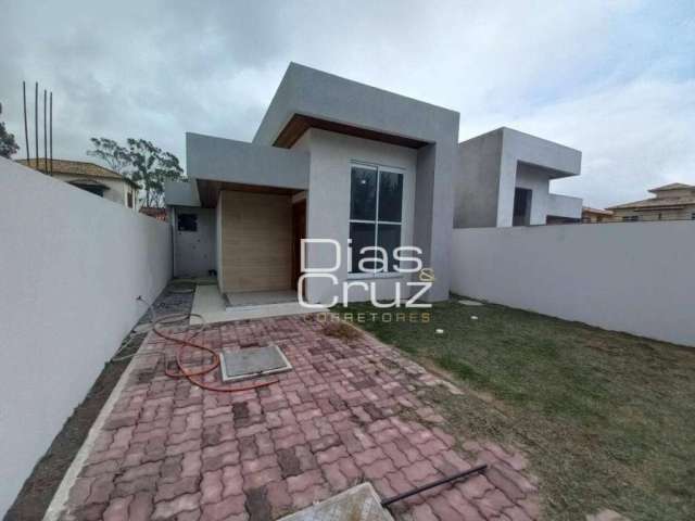 Casa com 2 dormitórios à venda, 60 m² por R$ 320.000,00 - Jardim Campomar - Rio das Ostras/RJ