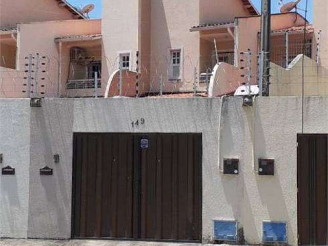 Casa para venda tem 122 metros quadrados com 3 quartos em Vicente Pinzon - Fortaleza - Ceará