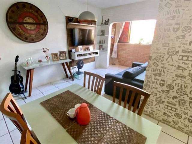 Apartamento para venda possui 71 metros quadrados com 3 quartos em Monte Castelo - Fortaleza - Ceará